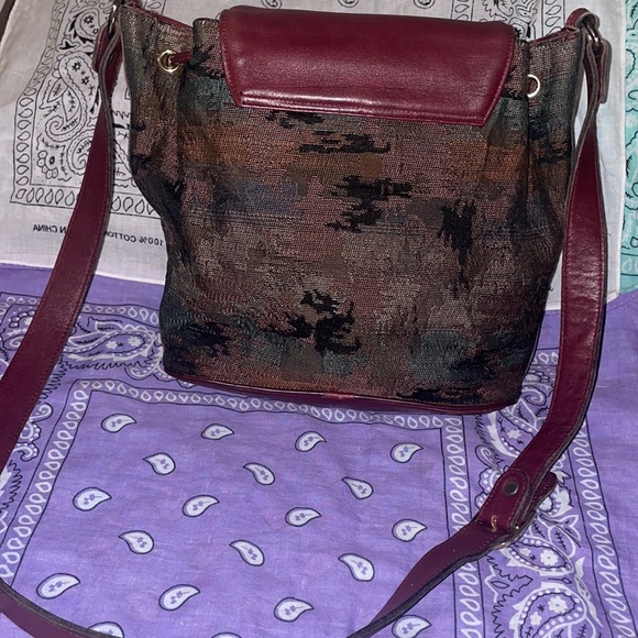 Vintage Aigner crossbody bucket bag - Picture 2 of 6